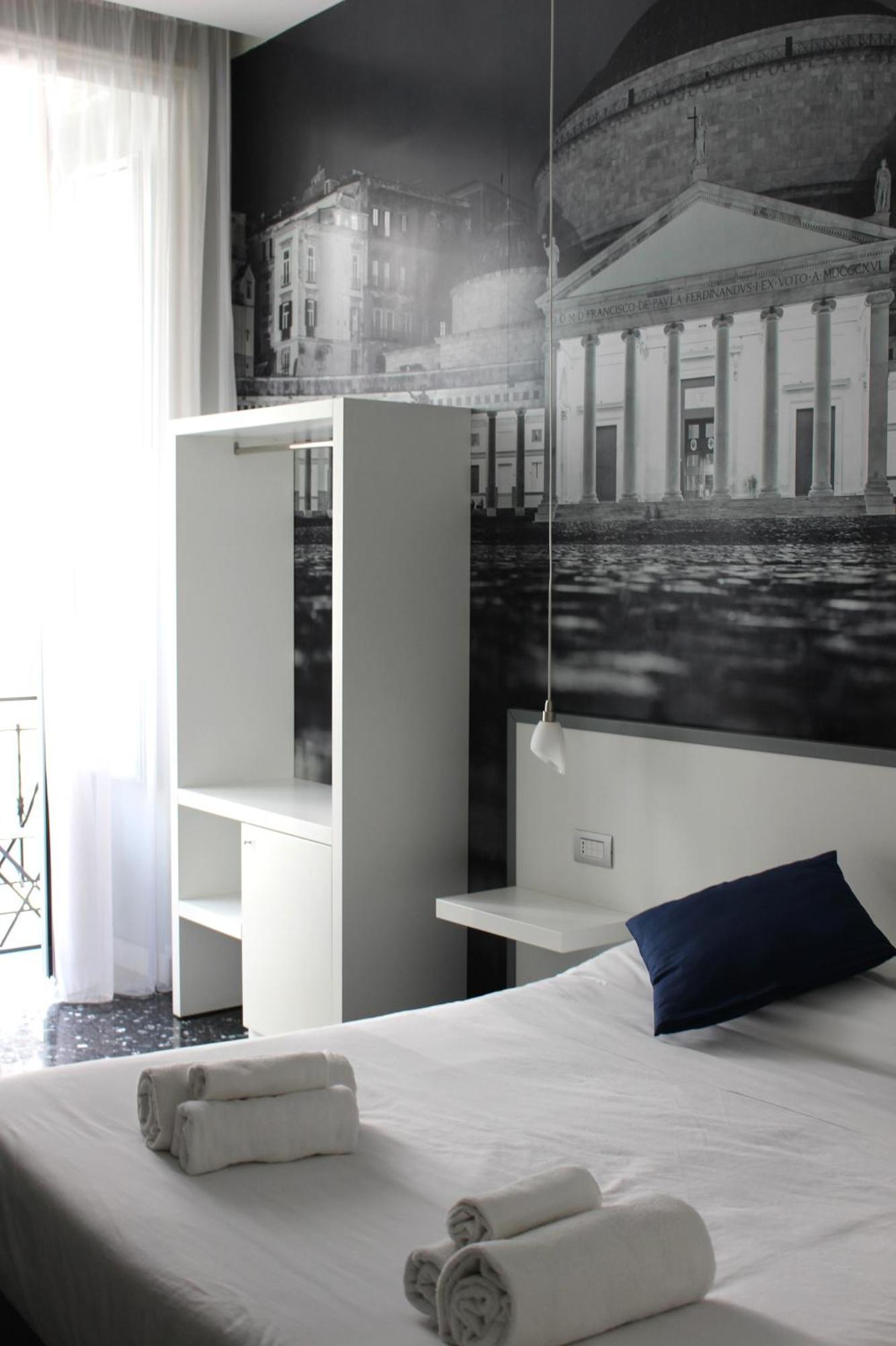 Beverello Rooms نابولي المظهر الخارجي الصورة