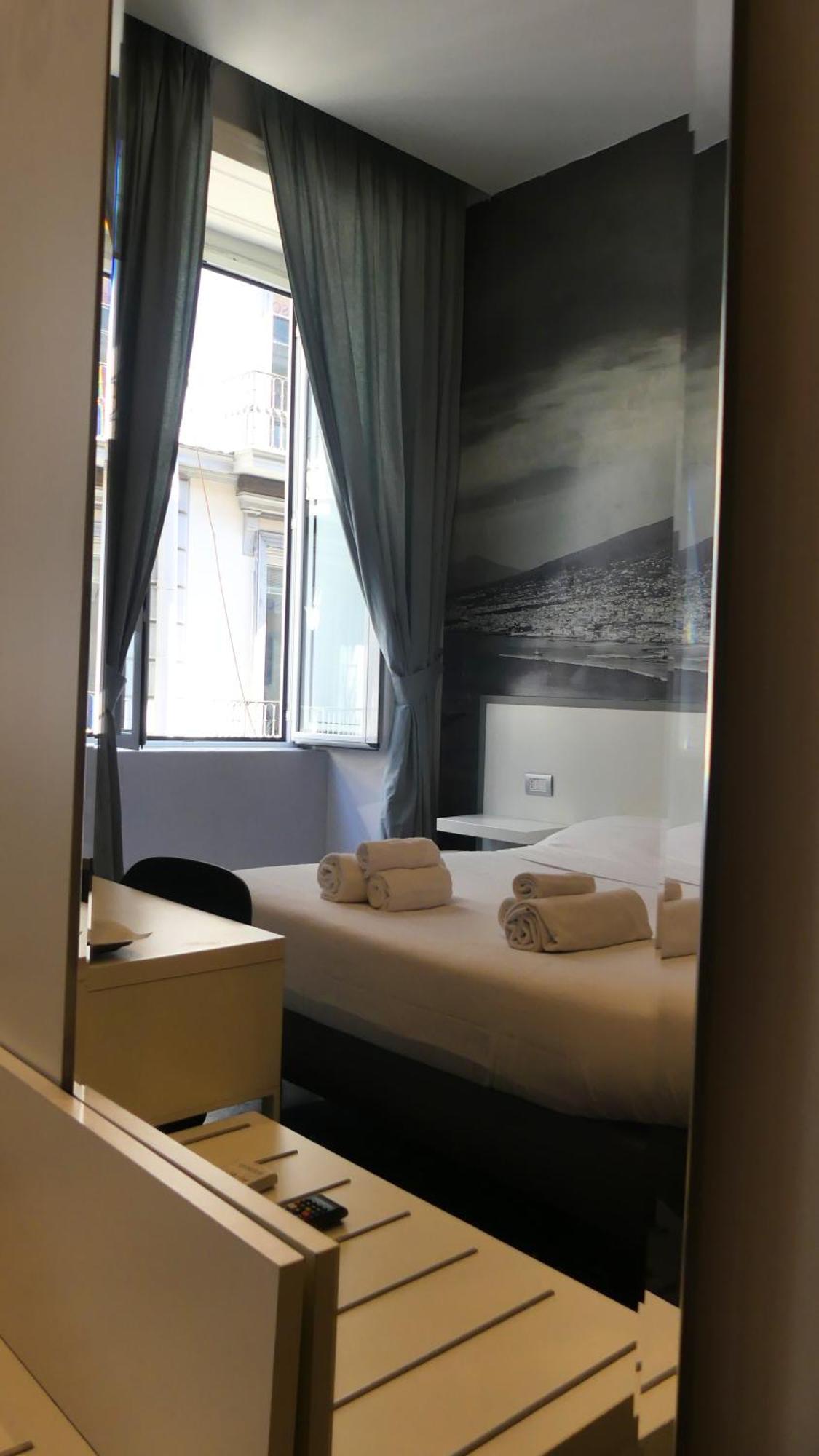 Beverello Rooms نابولي المظهر الخارجي الصورة