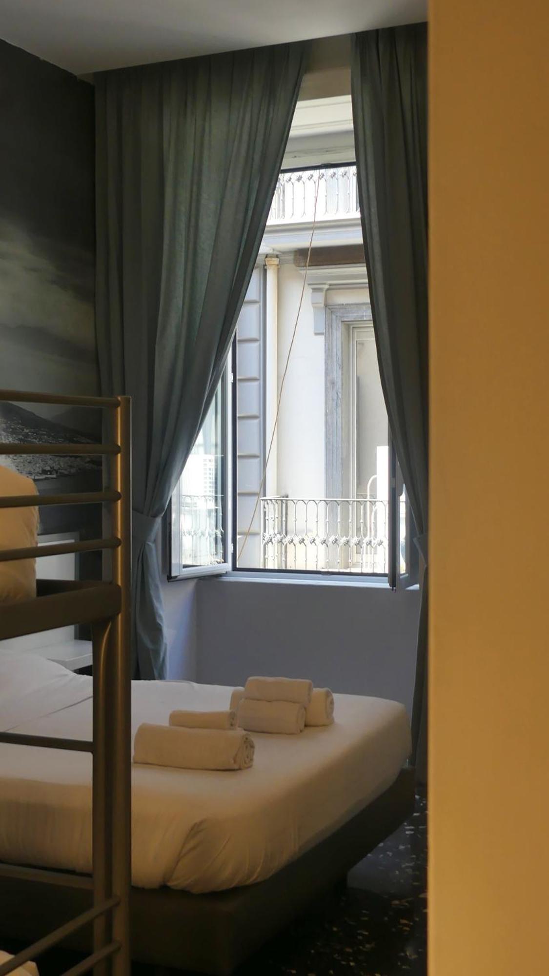 Beverello Rooms نابولي المظهر الخارجي الصورة