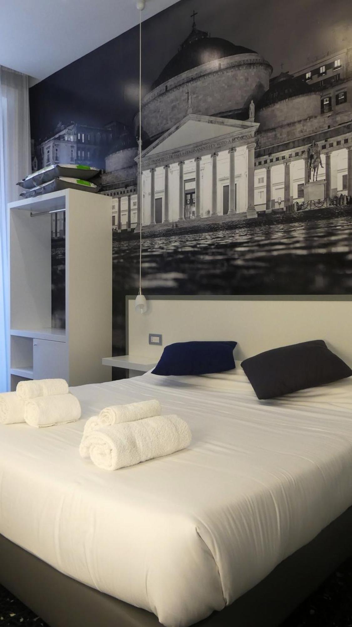 Beverello Rooms نابولي المظهر الخارجي الصورة